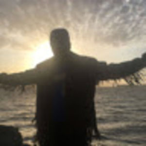 Meet your Posher, Tee